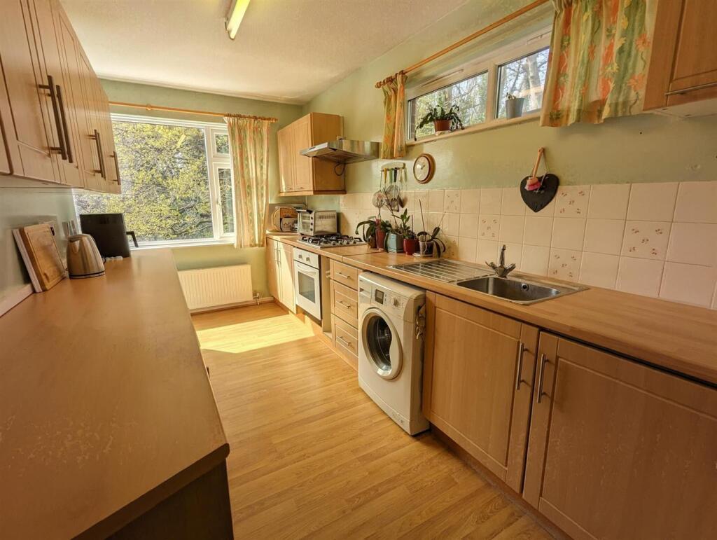 Kitchen 3.jpg