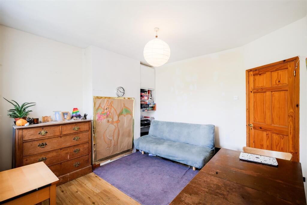 71 Bryon Road-10.jpg