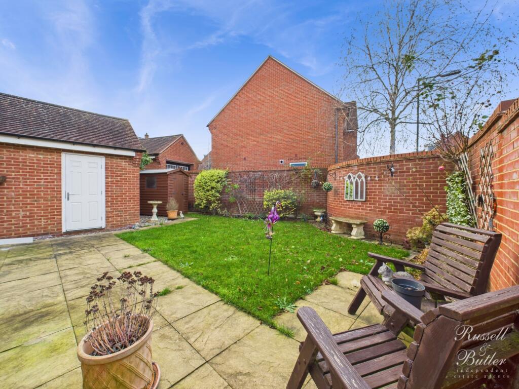 CAM02127G0-PR0366-STILL007