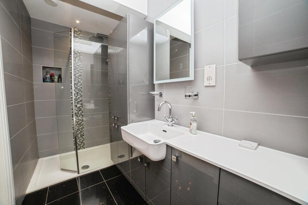 Ensuite Bathroom