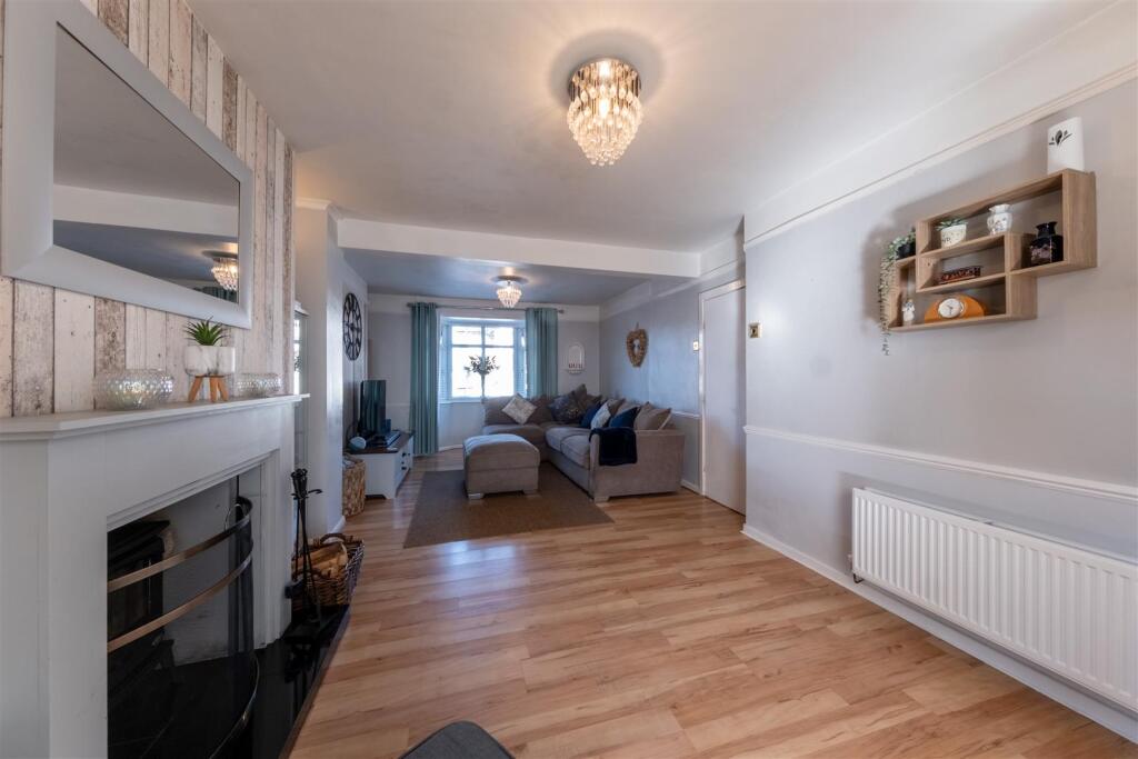 8 Farm Road-012.jpg