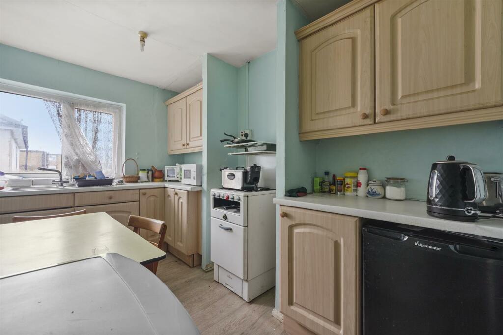 255A East Lane - 7mAEIfU7TLs9unmlaht7.jpg