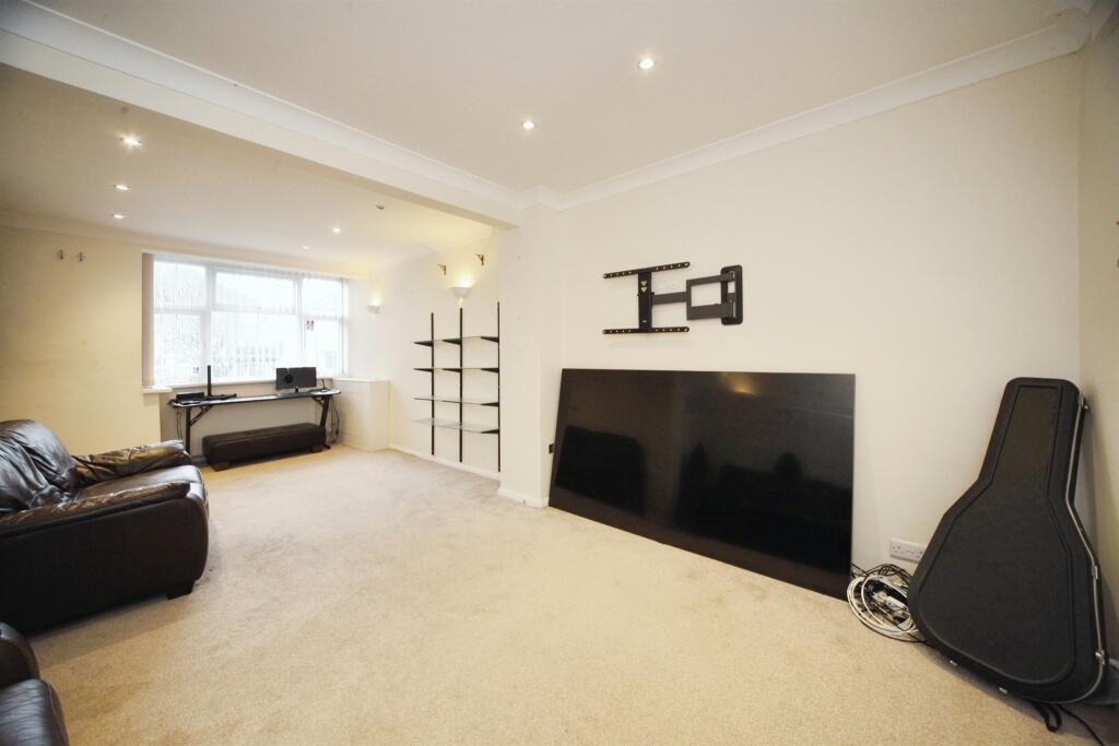 Fourth Avenue Luton LU3 3BT