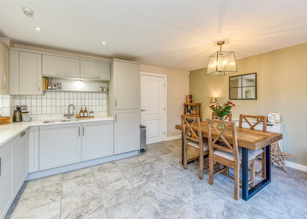 21 Wootton Drive-Kitchen (2).jpg