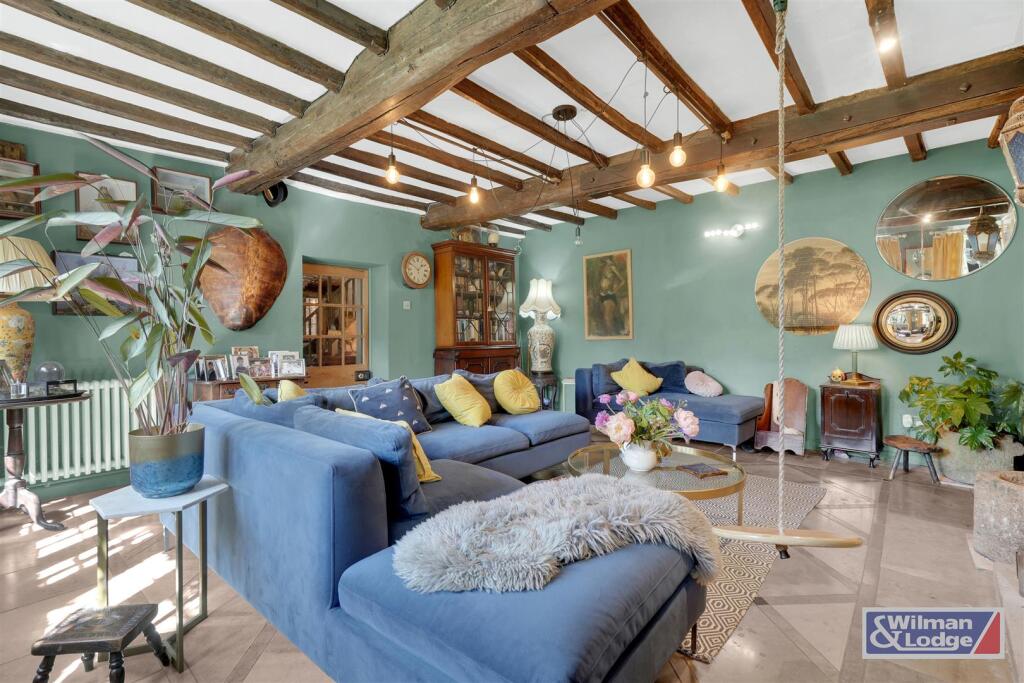 Period Property - Four Bed with Formal Gardens (21