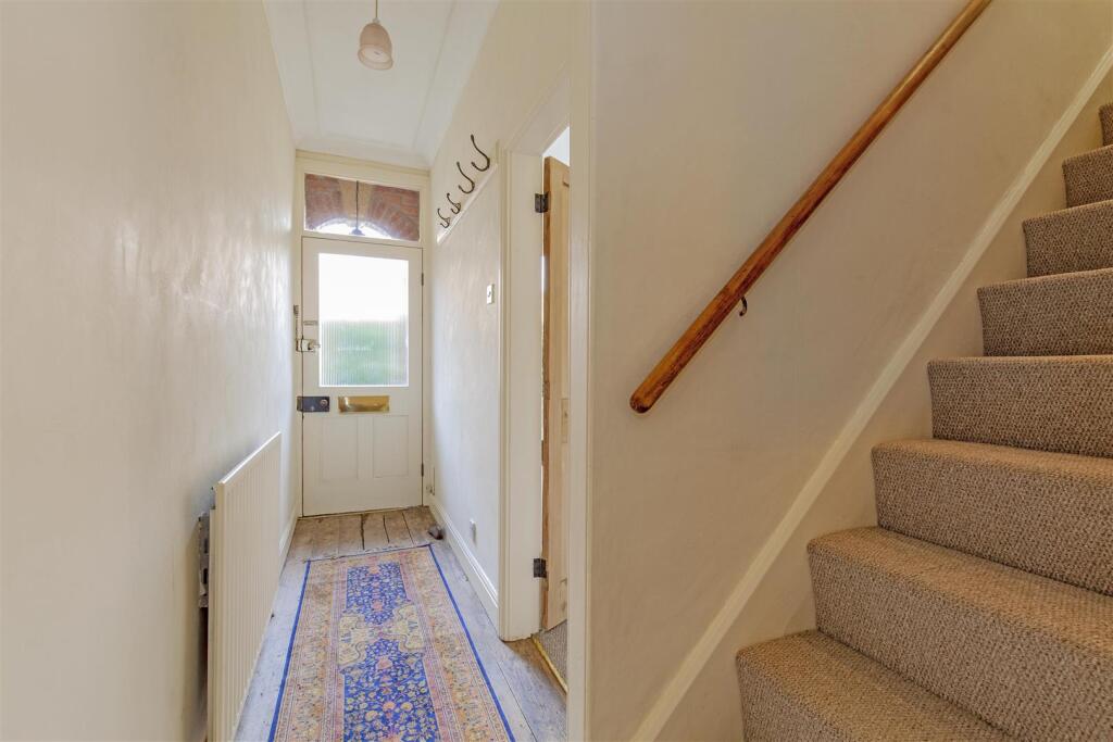 Entrance Hall-1.jpg