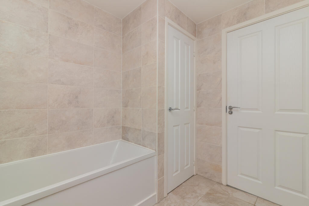 85 barskiven Road L-27