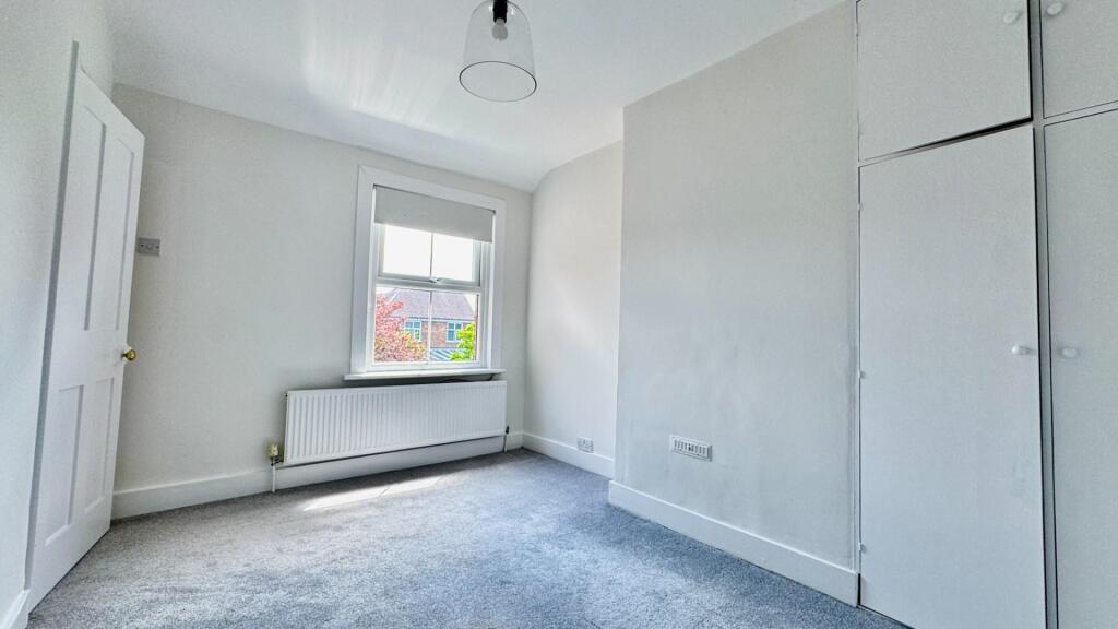 bedroom2.jpg