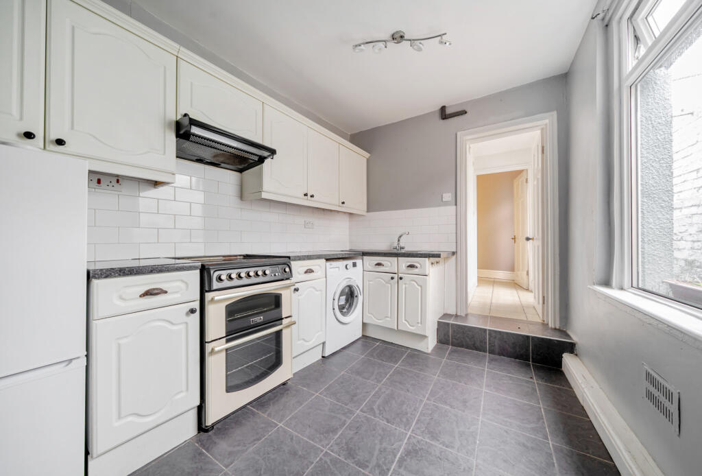 1365982-10-68efa2...