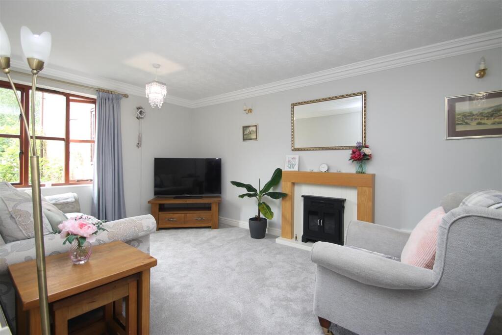 sitting room main.JPG