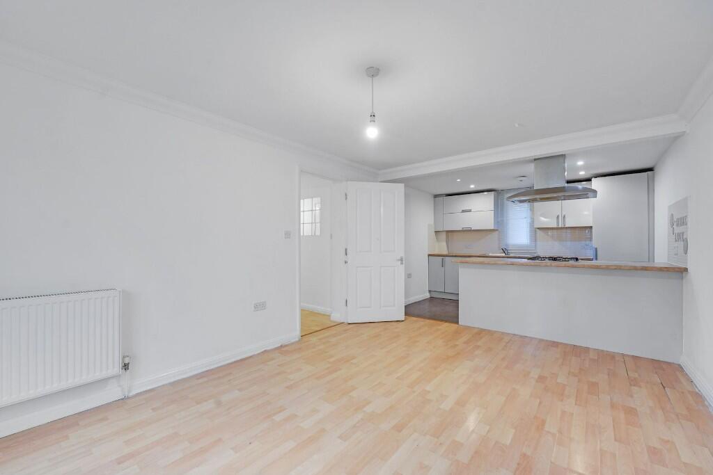 Kitchen/reception 
