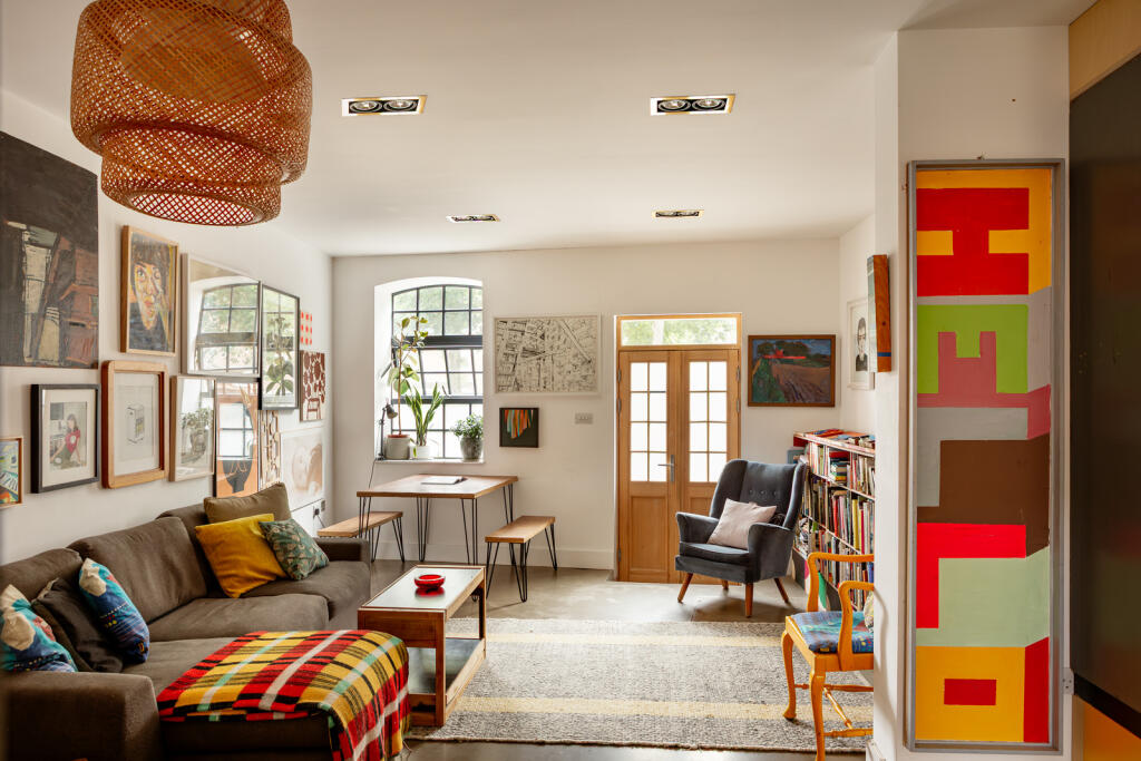 299689 - 25_7_17_TMH N16 0RR9989-Edit.jpg