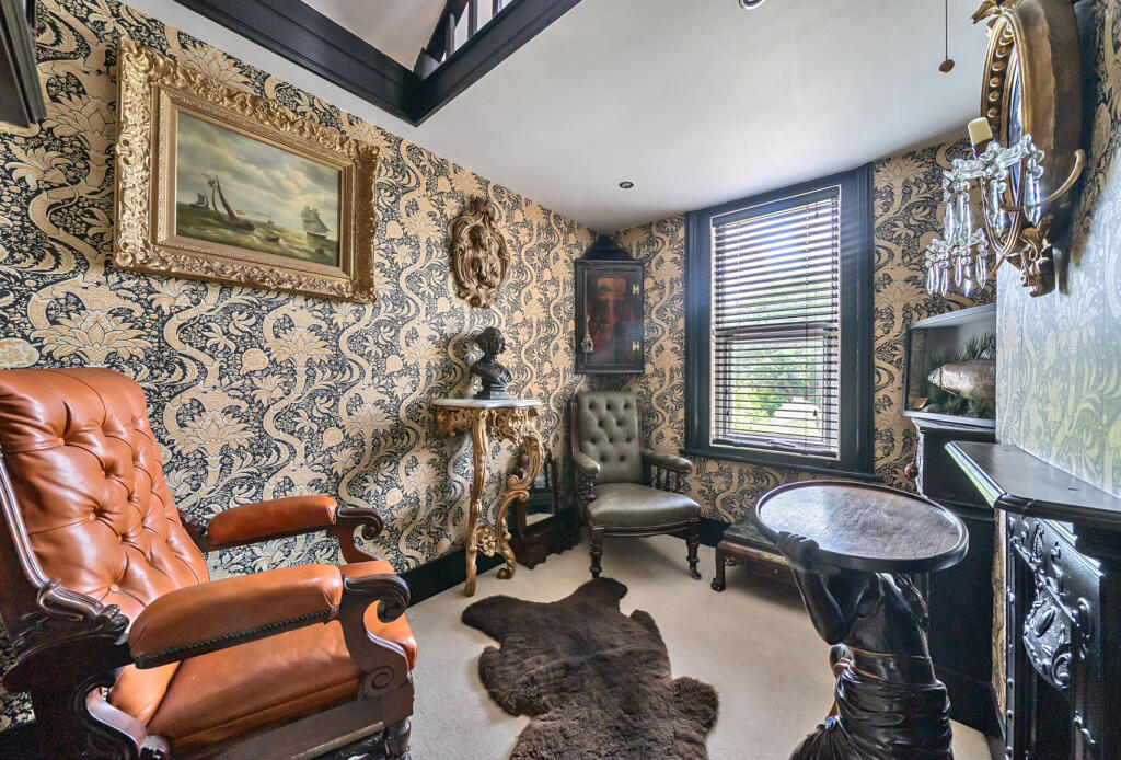 1307110-5-684b0f9...