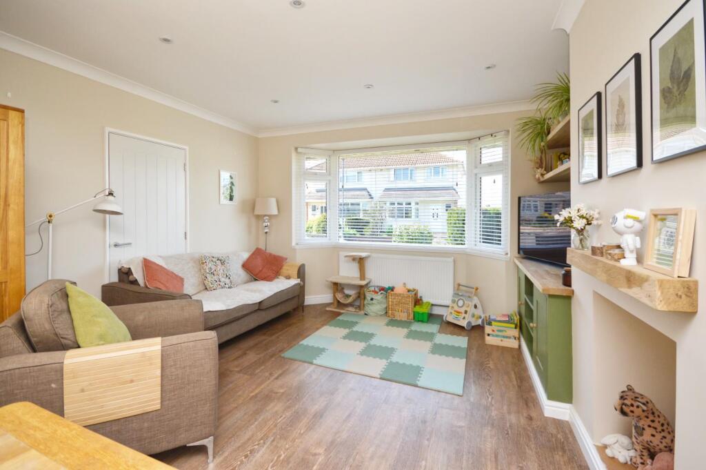 Sitting Room/Dining Room