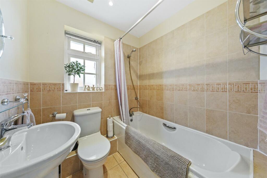52GarwoodCresWeb31.jpg