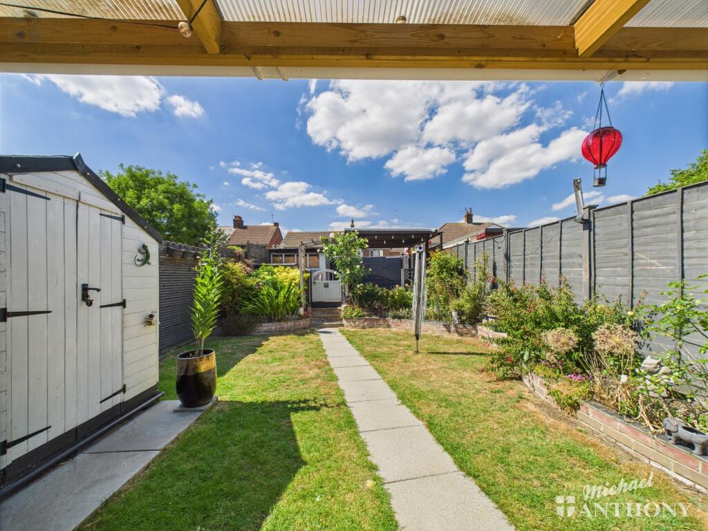 CAM03218G0-PR0699-STILL019