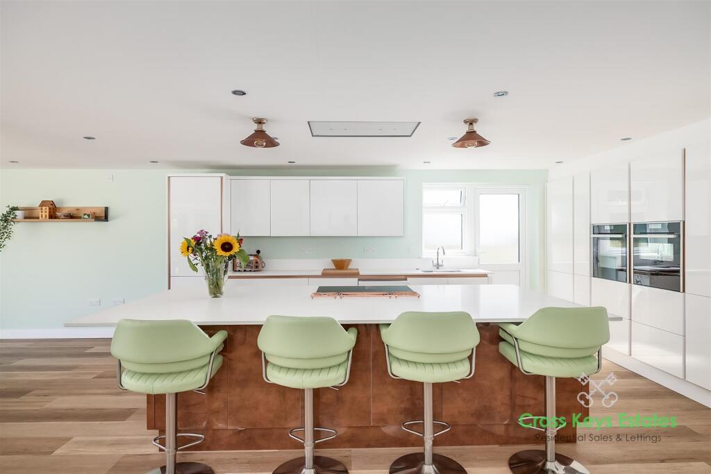 Open Plan Living Room / Kitchen