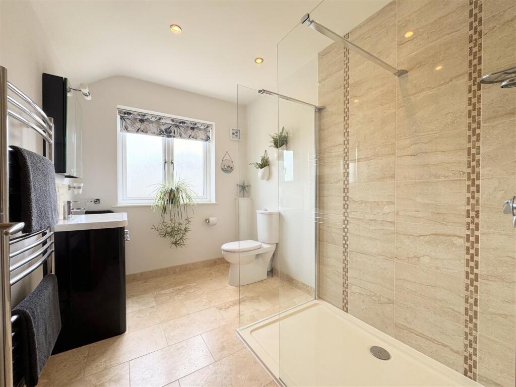 En Suite Shower Room