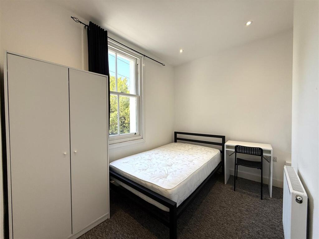 Three bedroom flat (5).JPG