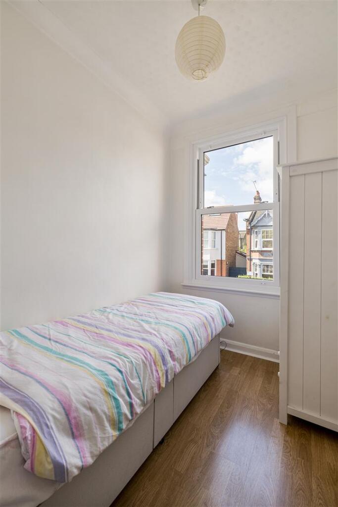 Peterborough Road, E10