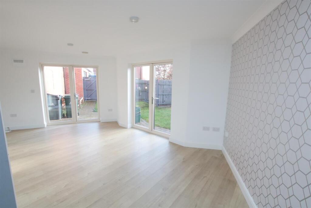 OPEN PLAN LIVING/ DINING/ KITCHEN