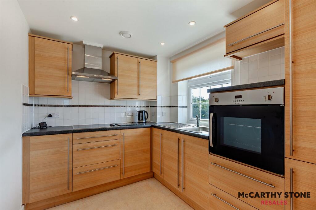 8620318-interior10-800.JPG