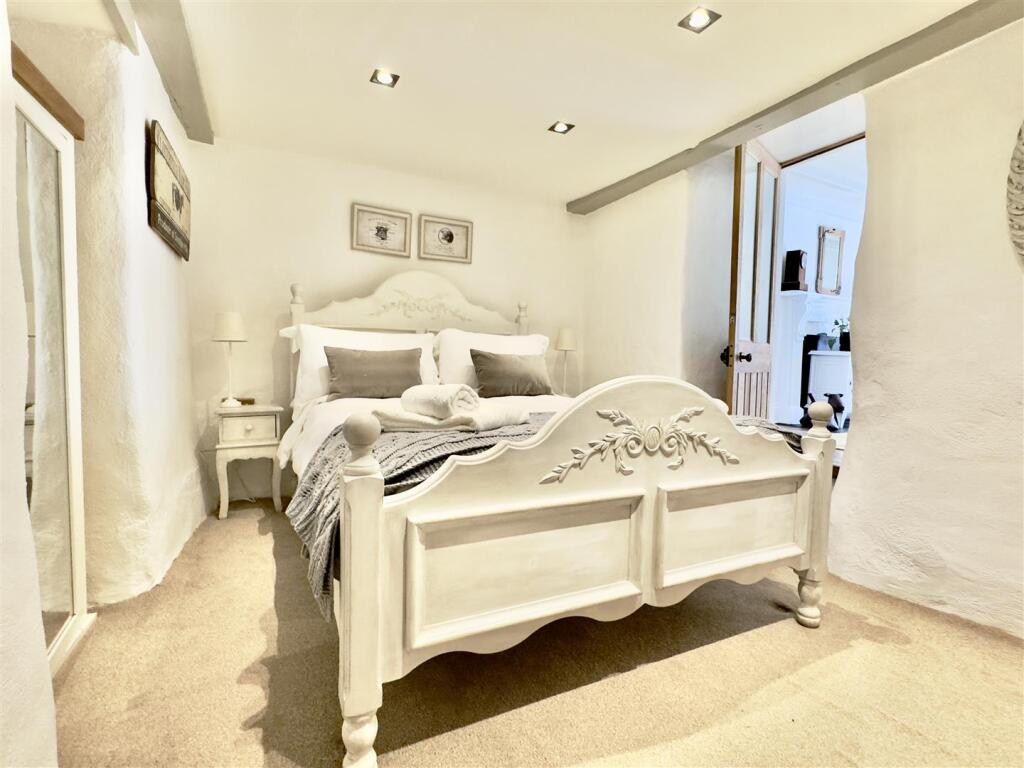 GROUND FLOOR BEDROOM.jpeg