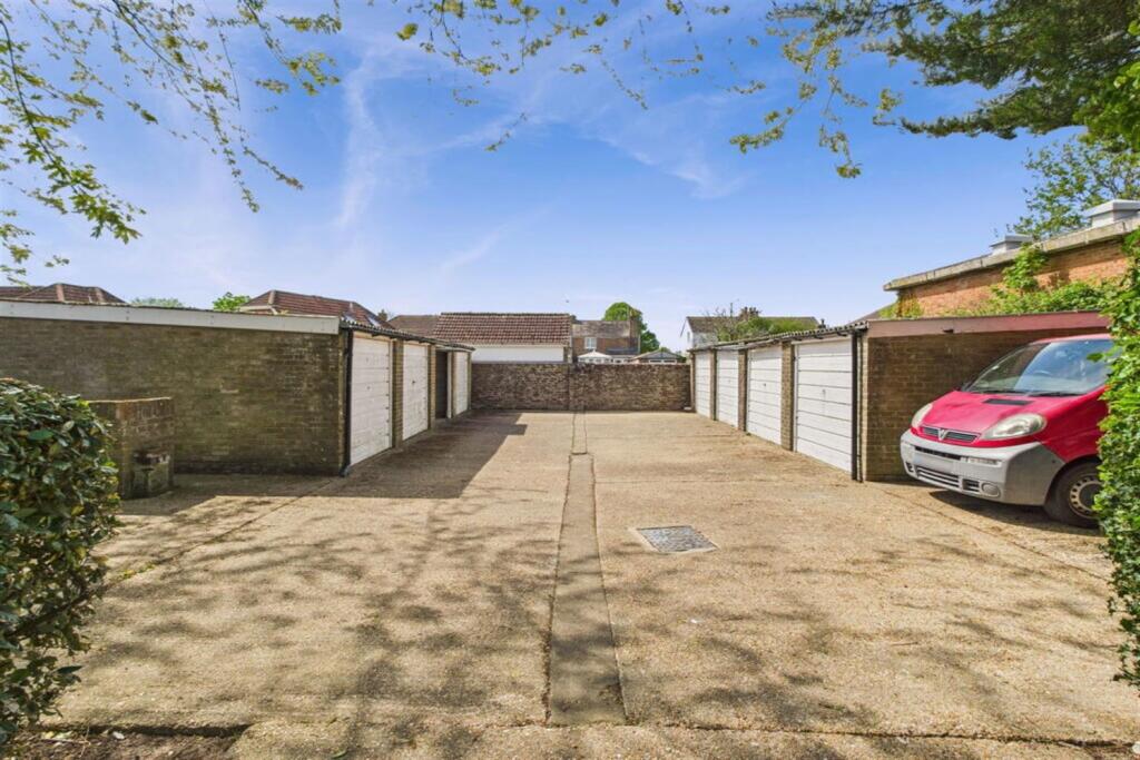 Franklin Road, Worthing, BN13