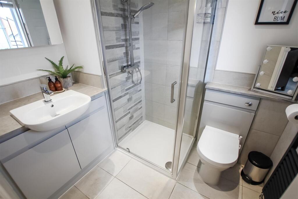 En-Suite Shower Room/WC