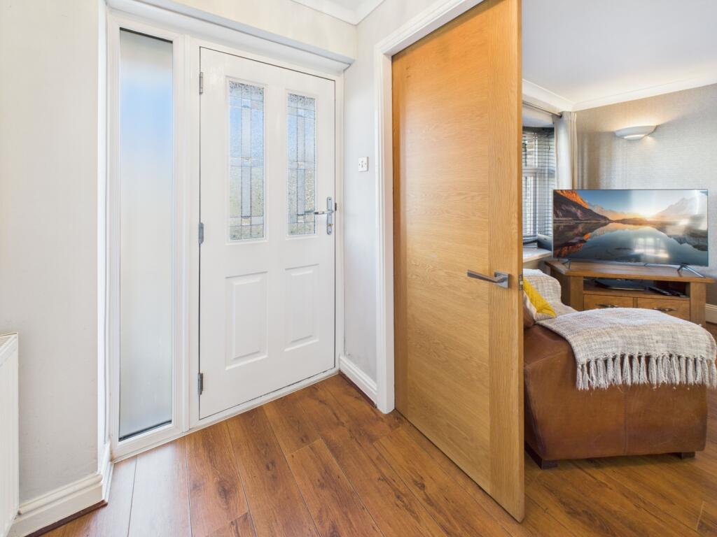 CAM02093G0-PR0058-STILL024