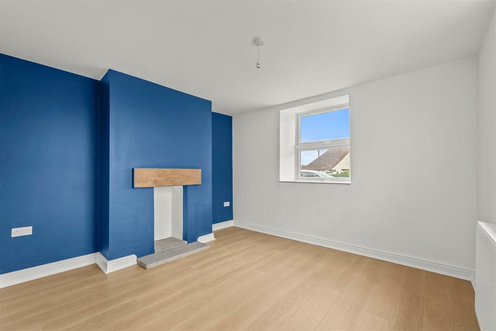 8 Bridle Road-16.jpg