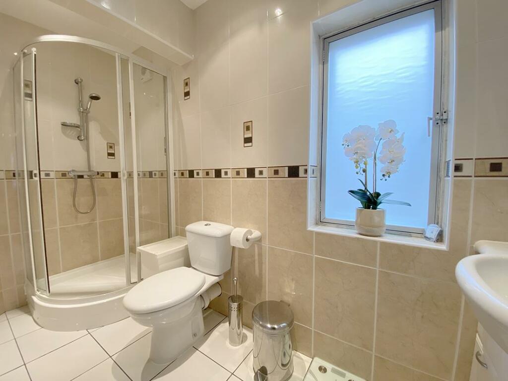 Jack and Jill En-Suite