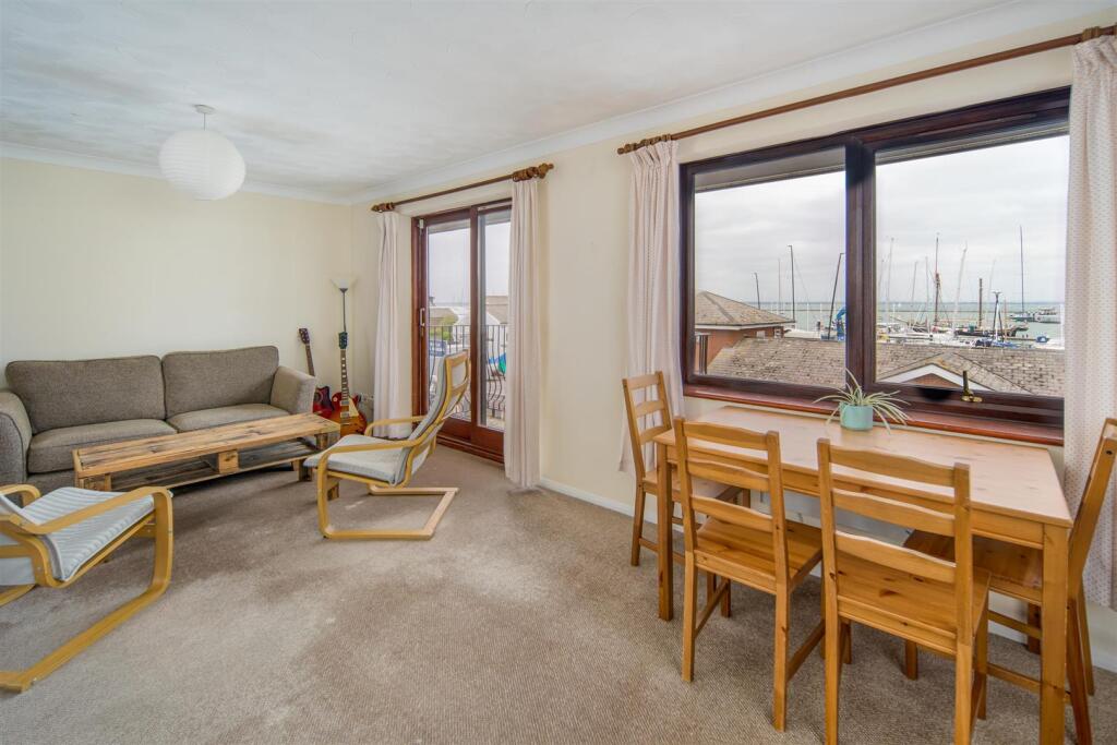 Sitting Room &amp; Dining Area