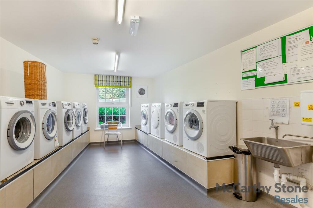 8629728-interior01.jpg