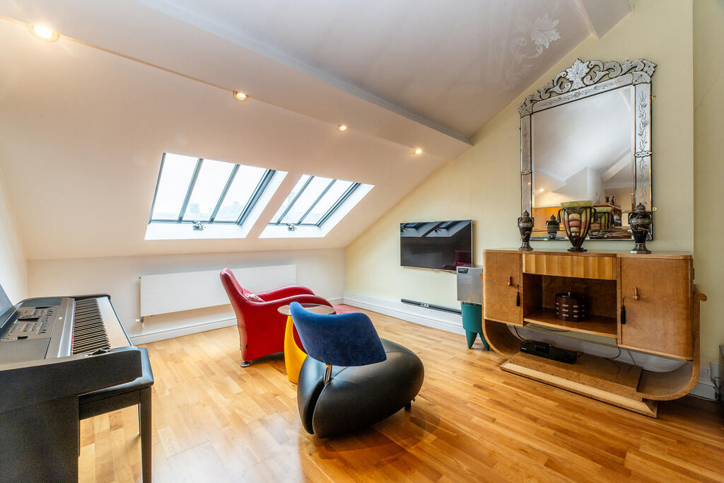 33 Kings Court 02...