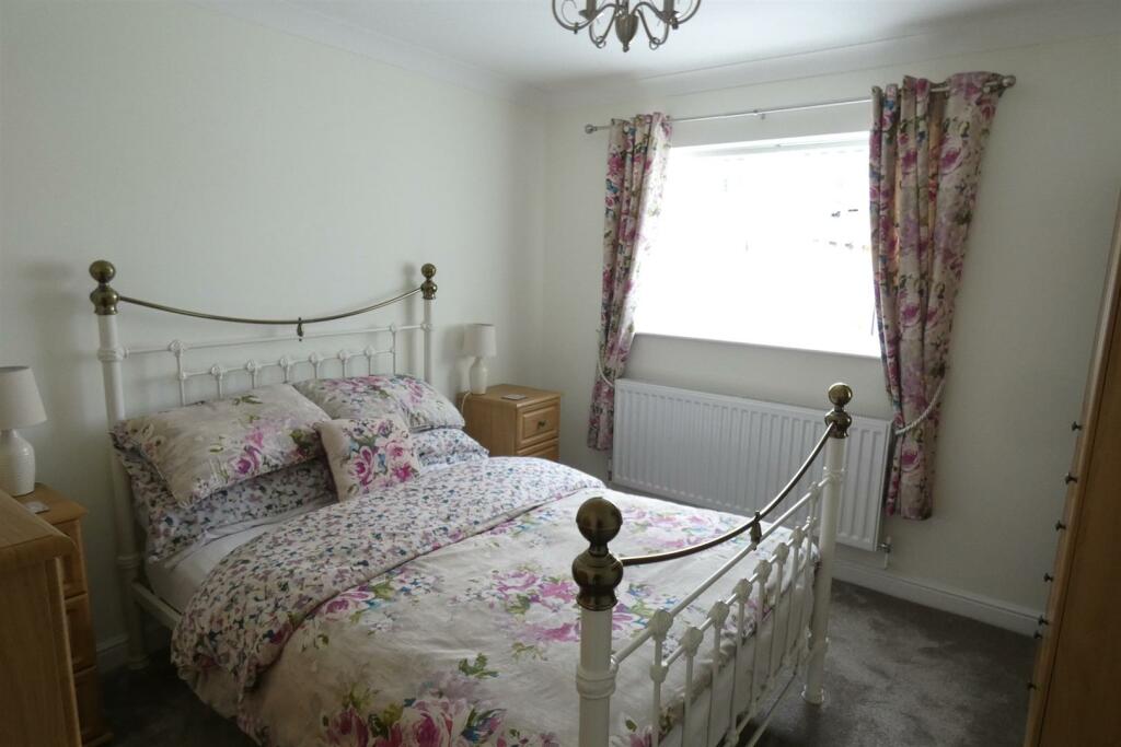 BEDROOM 2