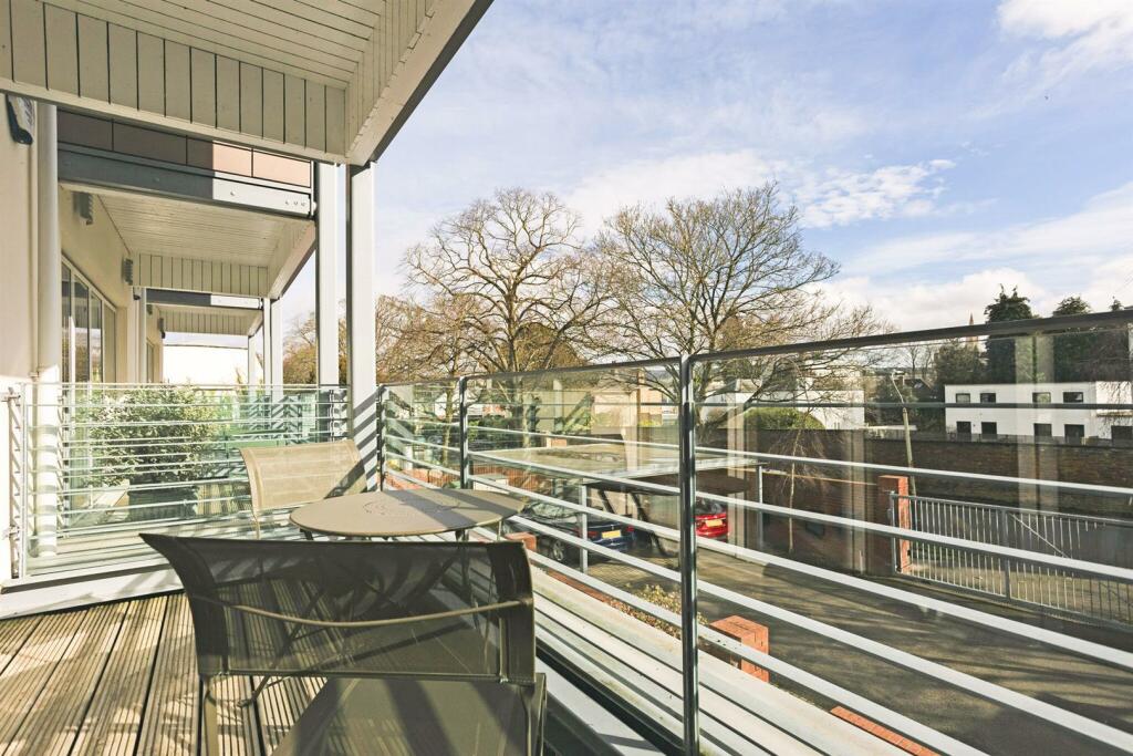 64846_21 Vittoria Walk Cheltenham- (24)_low.jpg