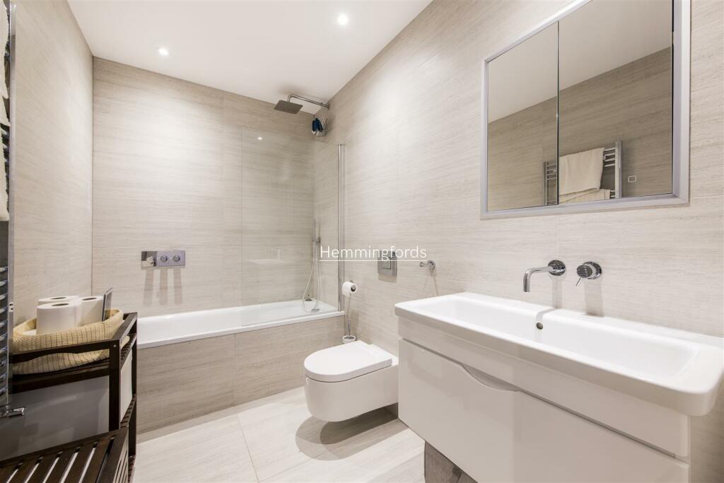 18 Cambridge House Hi-8.jpg