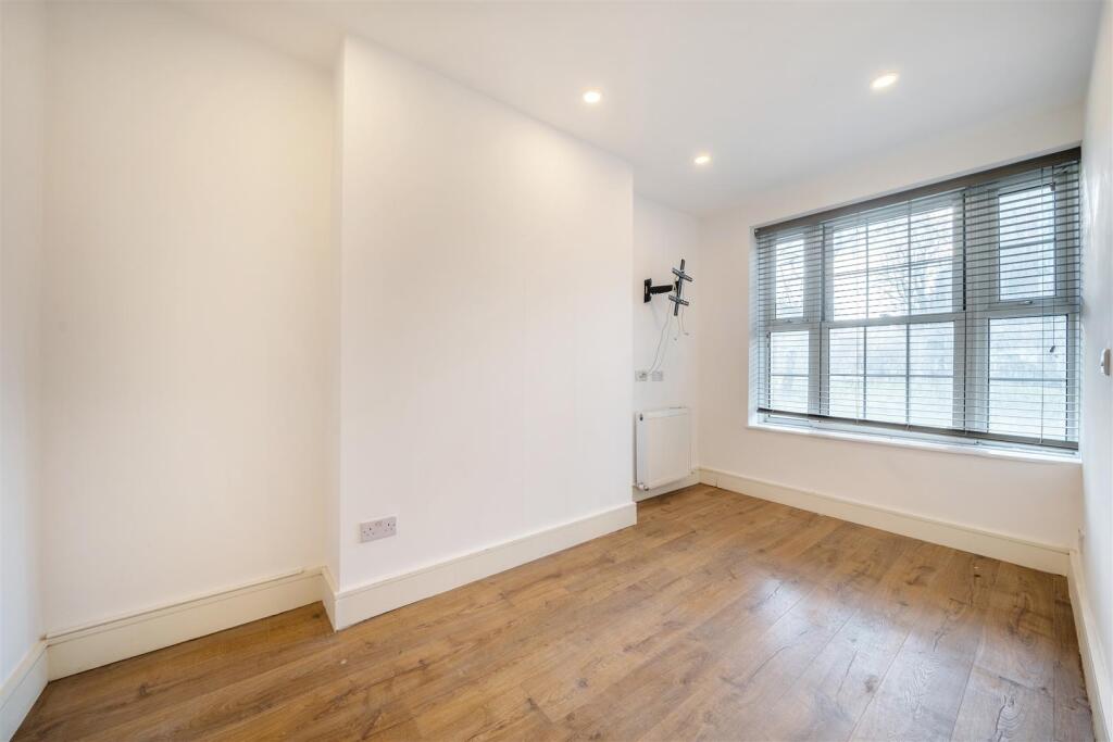 Bedroom.JPG