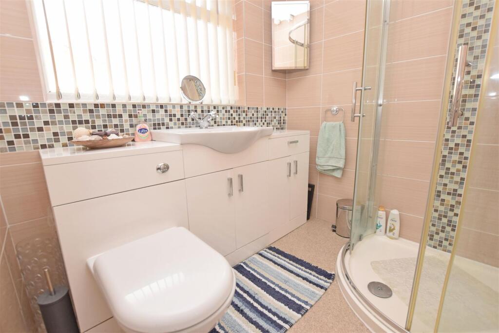 Bathroom.JPG