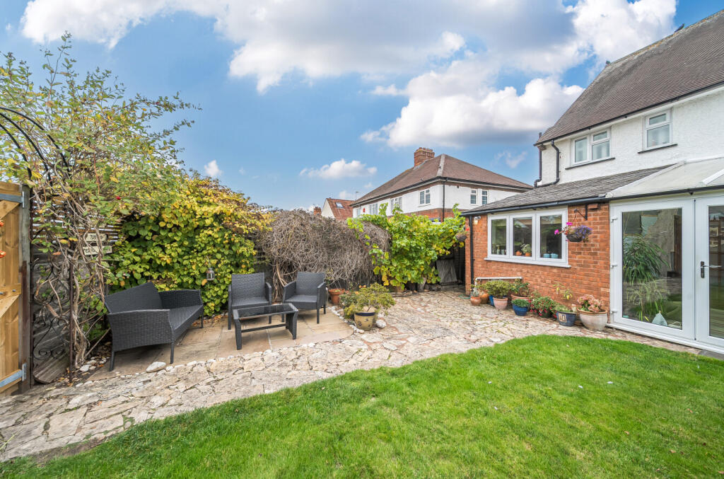 1370752-3-68f26a9...