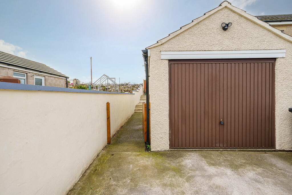 Detached Garage