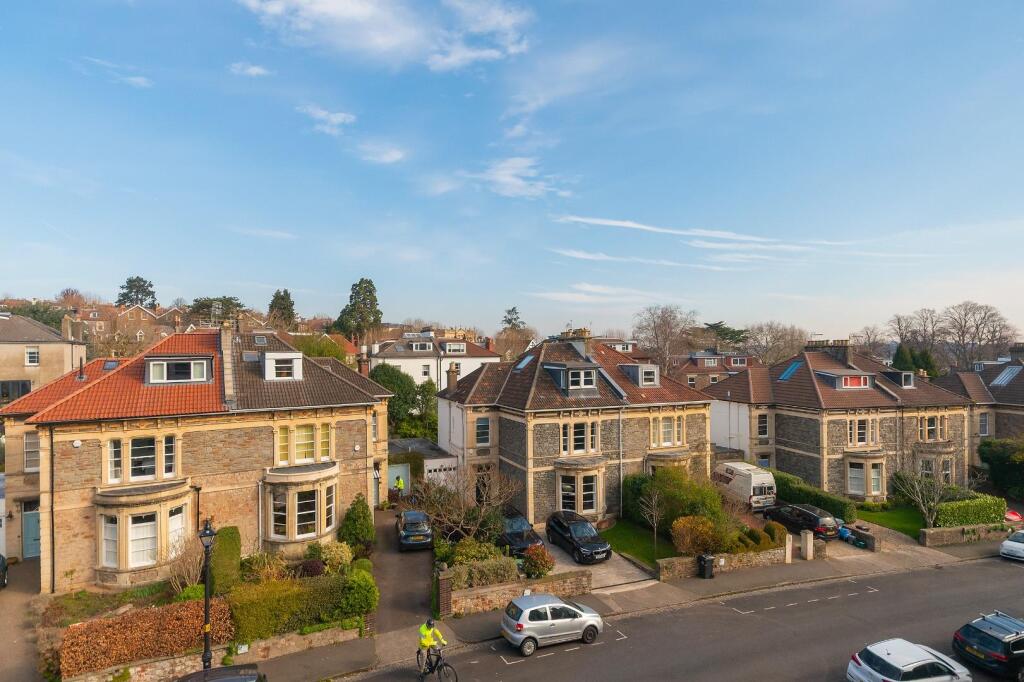 7F2R1RD - The View C.jpg