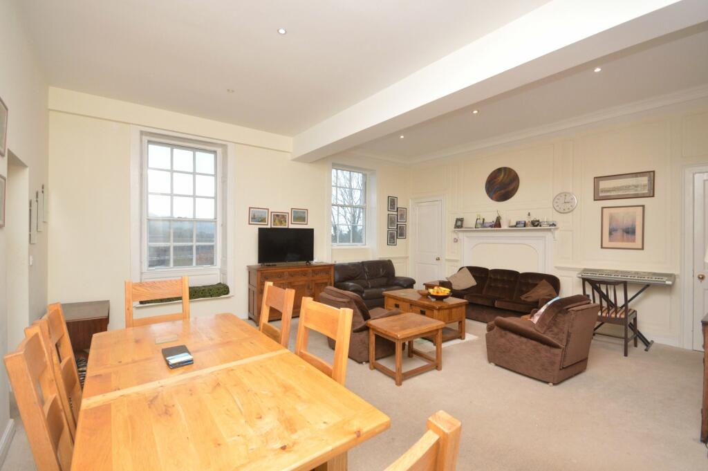 Sitting/Dining Room