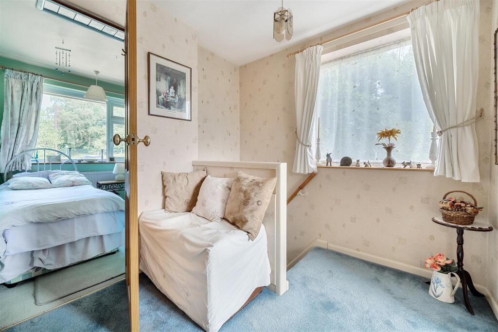 37 Holyoake Drive, Heather