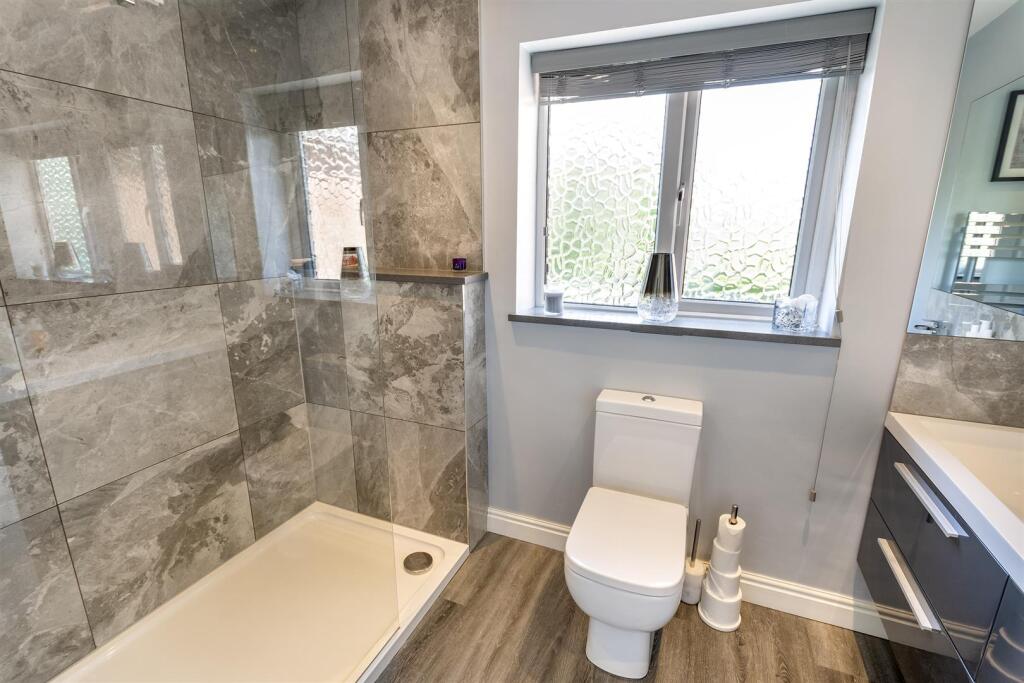 DSC_2420-Edit_bathroom.JPG
