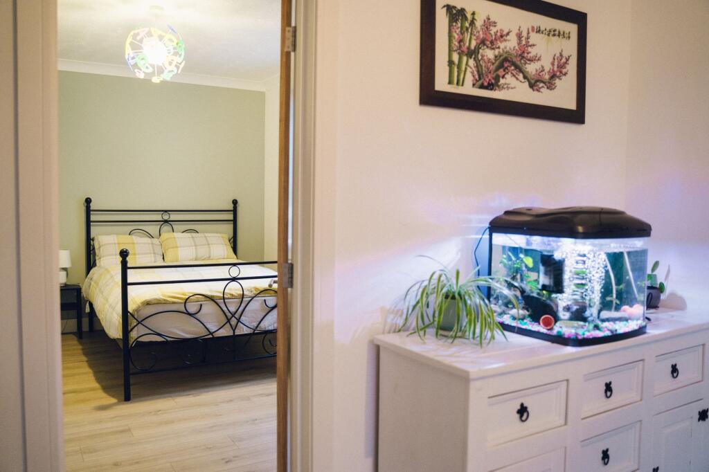 Ystafell Wely 2 / Bedroom 2