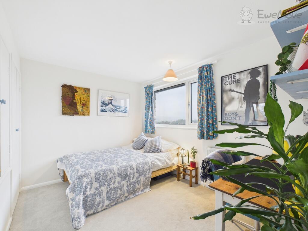 EWEMOVE TIVERTON - BEDROOM 2