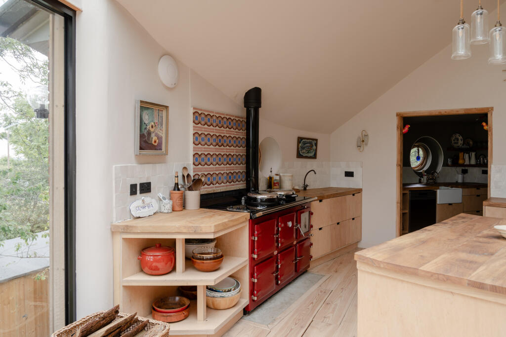 298382 - The Roundhouse, Park Lane, Old Knebwor...