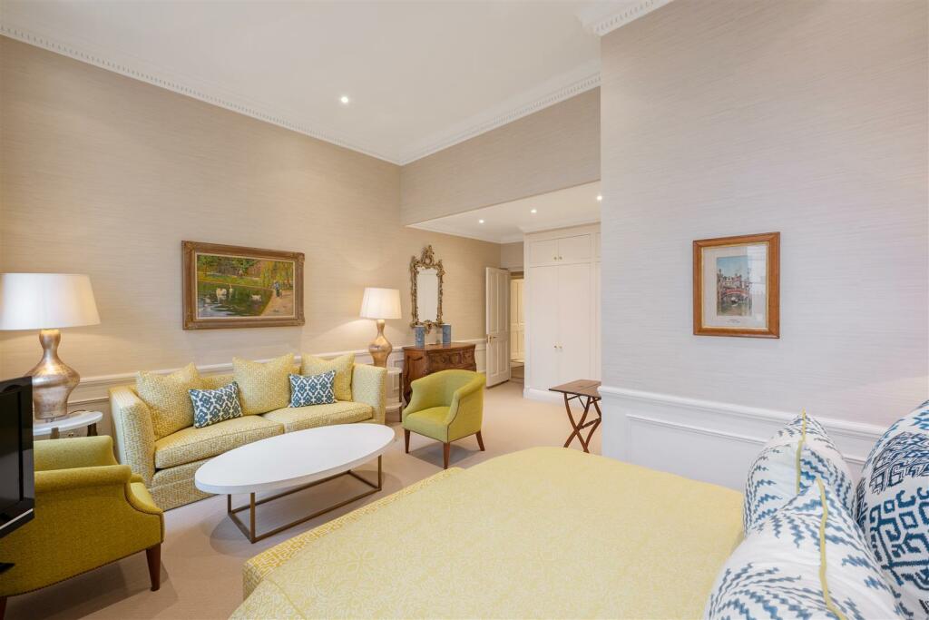 2 Lyall Street Hi-18.jpg